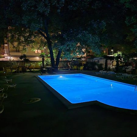 Biergarten 메덜린 외부 사진