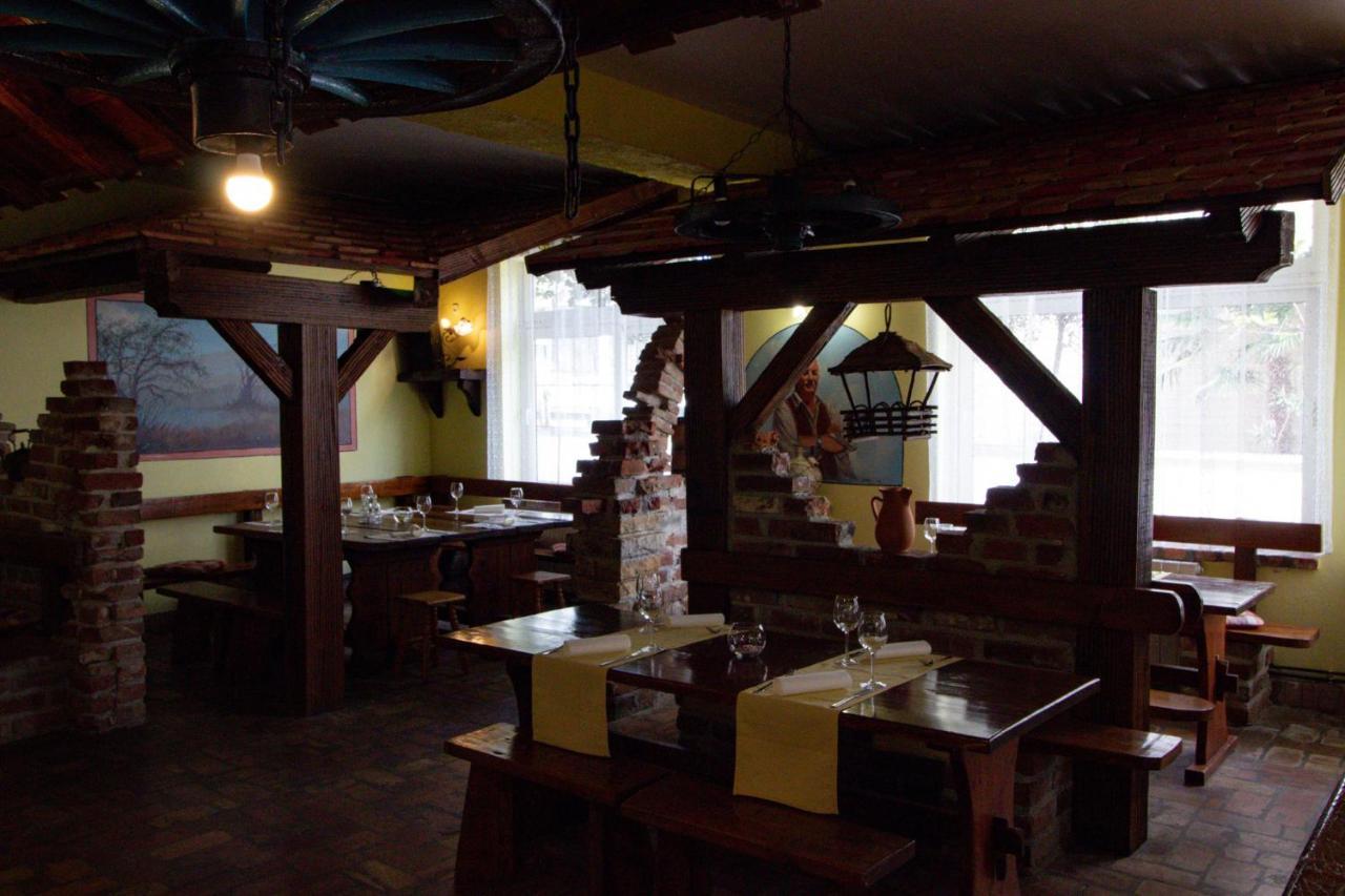 Biergarten 메덜린 외부 사진