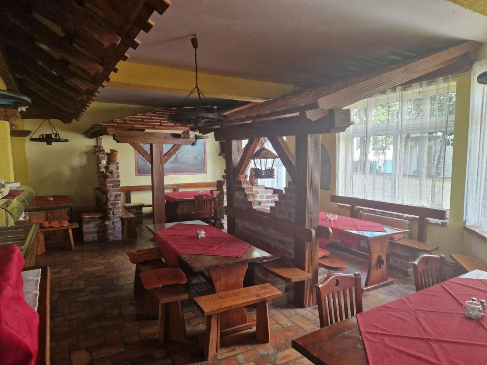 Biergarten 메덜린 외부 사진